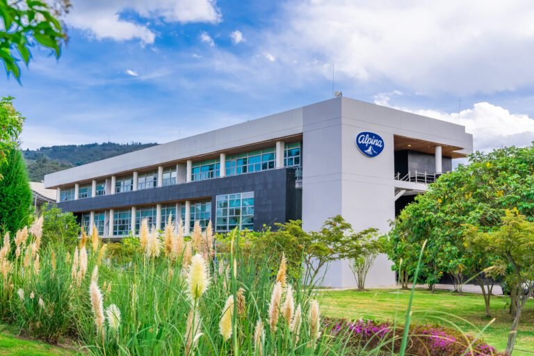 Minciencias otorga reconocimiento a Alpina como una Empresa Altamente Innovadora 