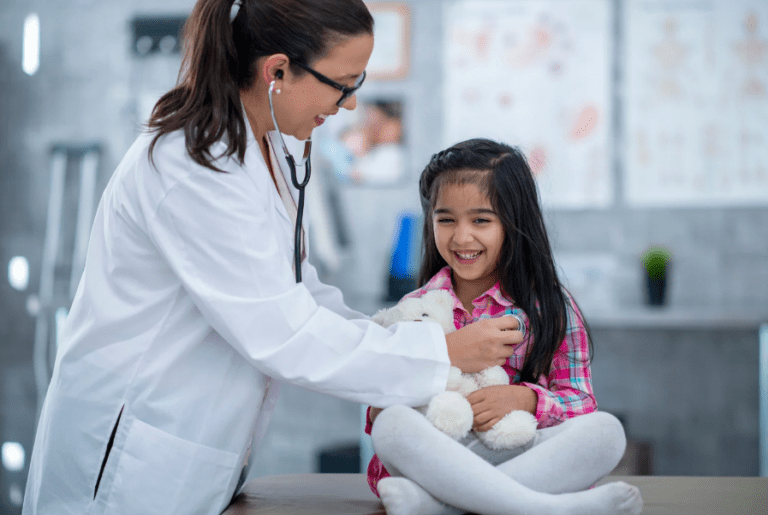 Fortalecer el bienestar de los niños en Latam apoyando a los profesionales de la salud