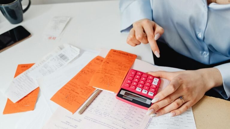 ABC de la nueva norma sobre facturación electrónica que empezó a regir el 1° de mayo en Colombia