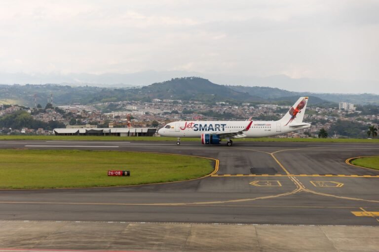 ¡Nuevas conexiones, más destinos! Colombia se prepara para las vacaciones de mitad de año con JetSMART