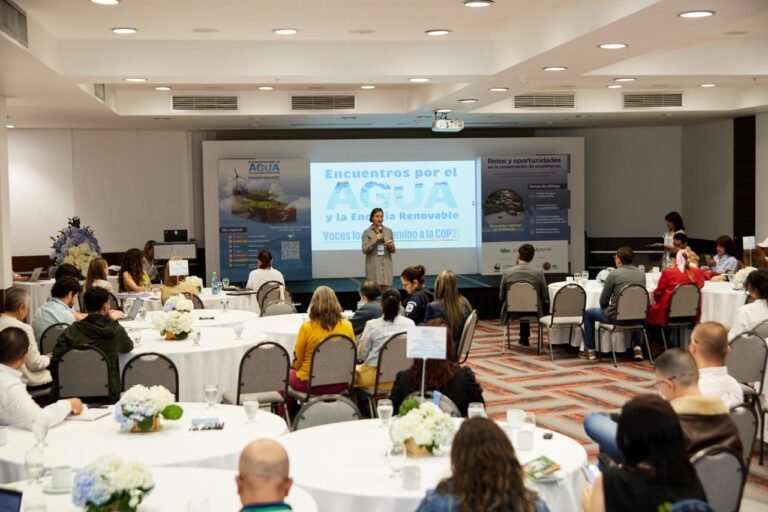 Un llamado desde Medellín para enfrentar los desafíos en torno al agua y la energía.