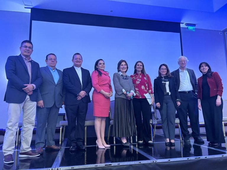 Líderes educativos se reunieron en el Foro Inn.Kind FIED Colombia 2024 para discutir los avances y desafíos en la educación superior