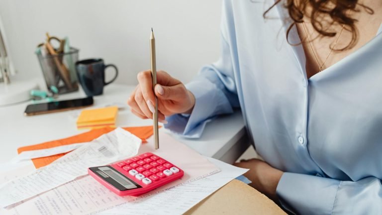 Anuncian alternativa para que pymes puedan prevenir sanciones por incumplir con la facturación electrónica en Colombia