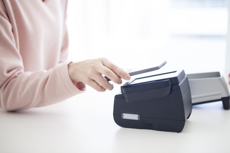 Más de la mitad de los colombianos afirma no haber podido elegir su medio de pago preferido en el punto de venta