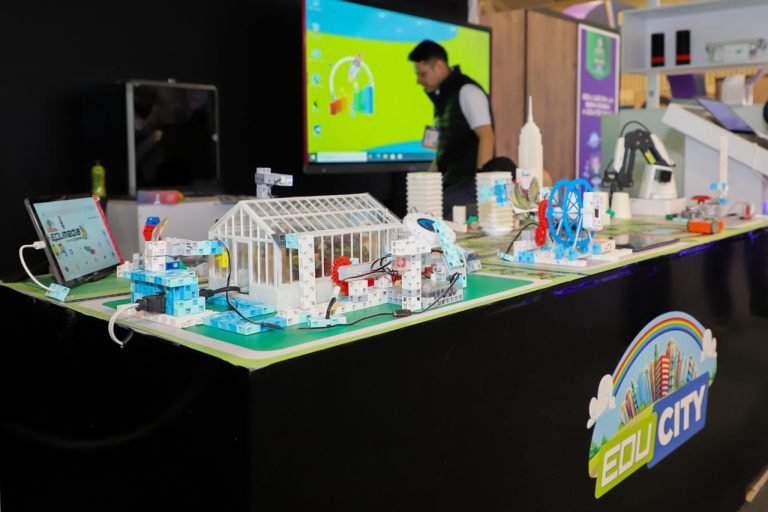 Inició Edutechnia 2024: descubre las tendencias que transforman el futuro de la educación