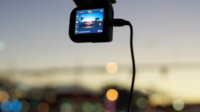 ¿Qué tarjeta microSD elegir para la cámara de tu carro? Un experto despeja todas las dudas