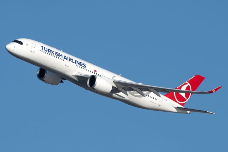 Turkish Airlines debuta en Sídney con la llegada del vuelo más largo de su historia