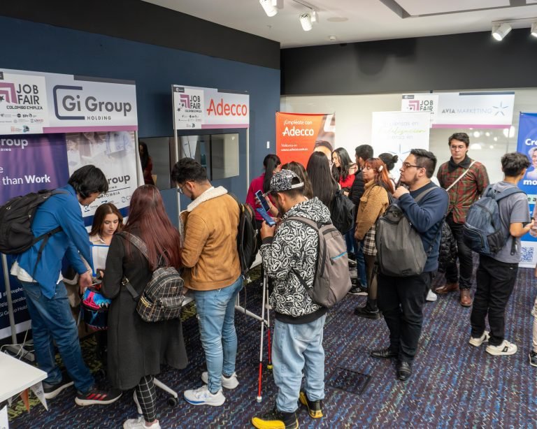 ¿Hablas inglés o portugués? la mejor oportunidad laboral te espera en la Séptima Feria Laboral Bilingüe Job Fair Colombo Emplea