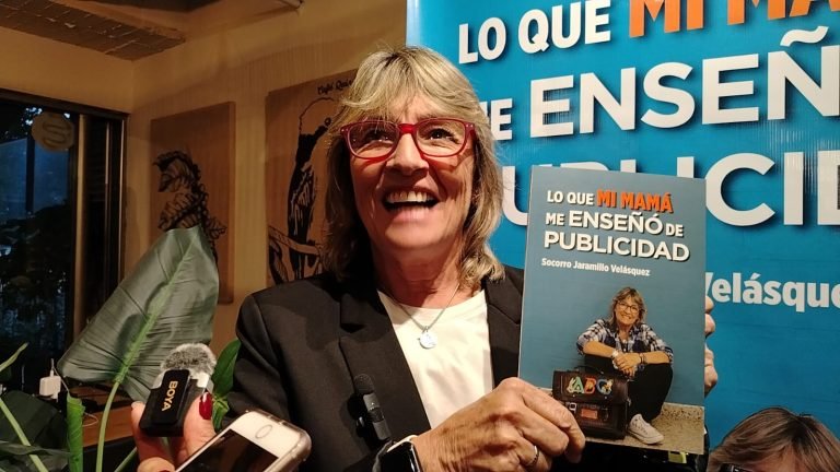 Con éxito se llevó a cabo el lanzamiento del libro “Lo que mi mamá me enseñó de publicidad”