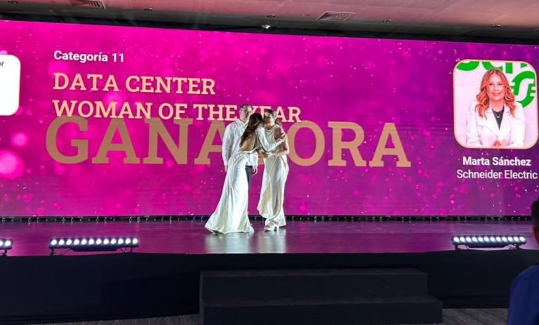 Primera colombiana en ganar el premio DCD Woman of the Year