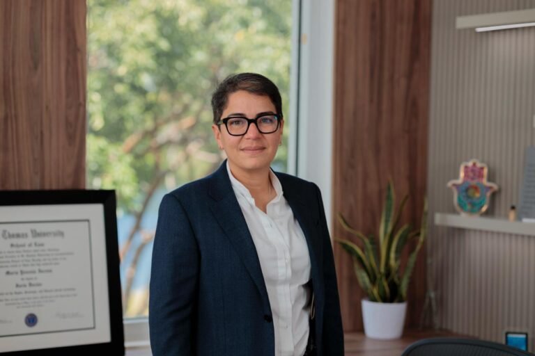 El talento profesional colombiano tiene vía directa a la residencia permanente en EE. UU. por mérito propio