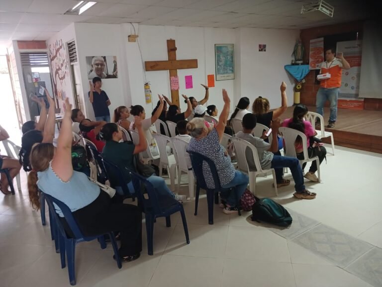 Familias de niñas y niños con discapacidad fortalecen su acceso a derechos en Santander