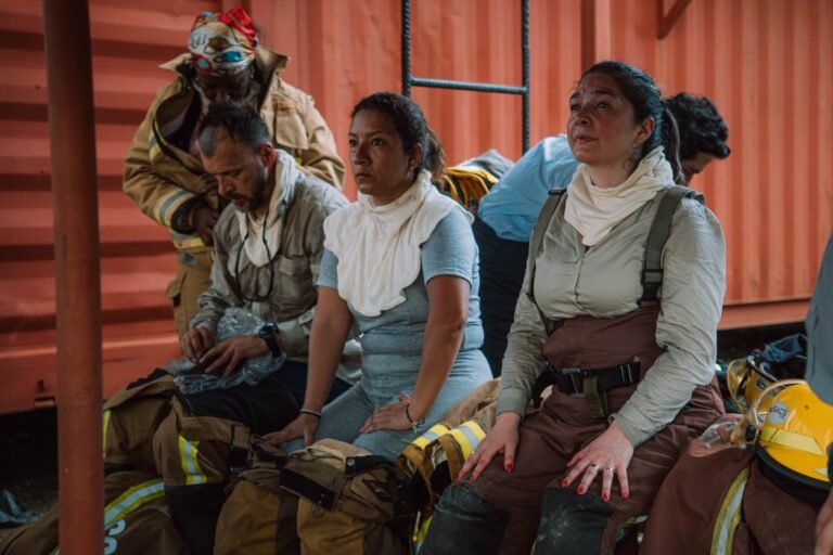 Madres que lideran emergencias: la participación femenina en cuerpos de respuesta y brigadas industriales ya supera el 22% en Colombia