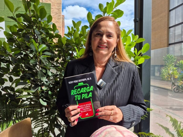 El cansancio una epidemia silenciosa, asì lo indica la La psiquiatra Victoria Pérez autora del libro “Recarga tu Pila”